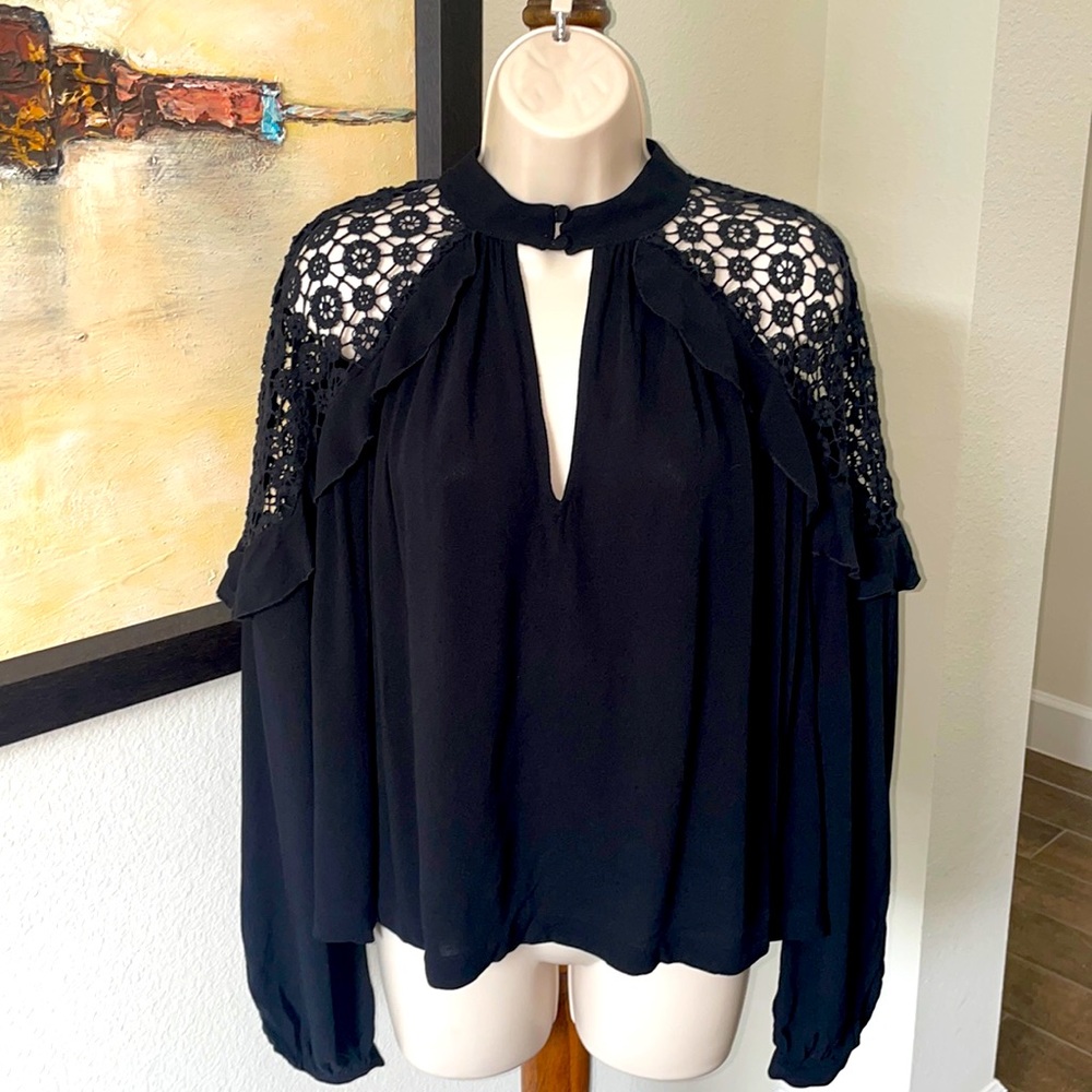 Gorgeous Free People  BLACK PHEASANT BLOUSE .. size S/P.